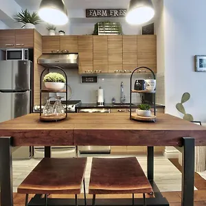 https://trendy-old-port-private-terrace.hotels-in-montreal.org